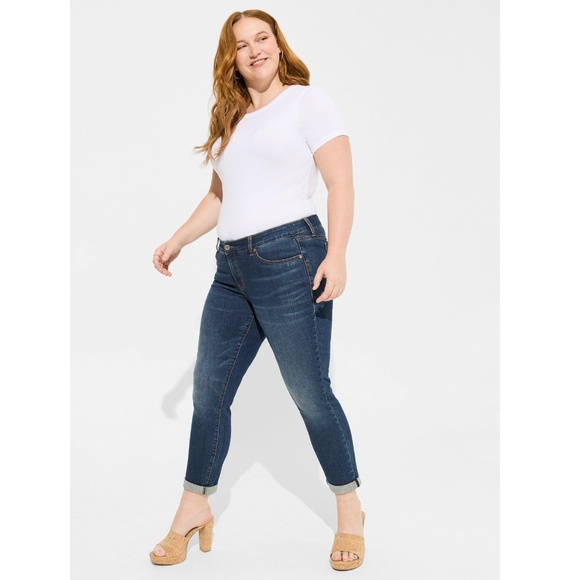 torrid Denim - Torrid Boyfriend Straight Vintage Stretch Mid-Rise Jean Size 20 Medium Wash